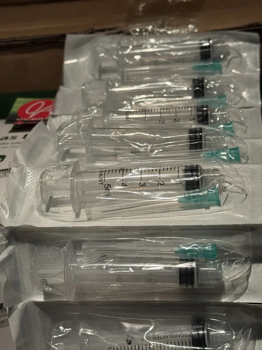 Jeringas Esteriles 5ml Con Aguja (21g X 11/2 ) Caja X100 Und